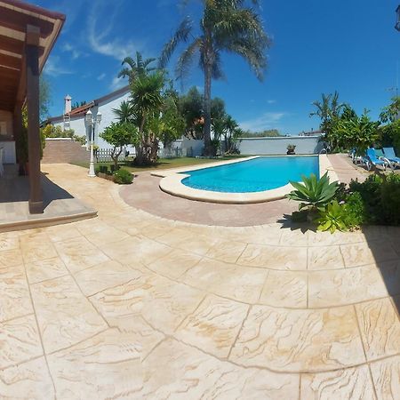 Chalet La Huerta Con Piscina Y Wifi コニル・デ・ラ・フロンテラ エクステリア 写真