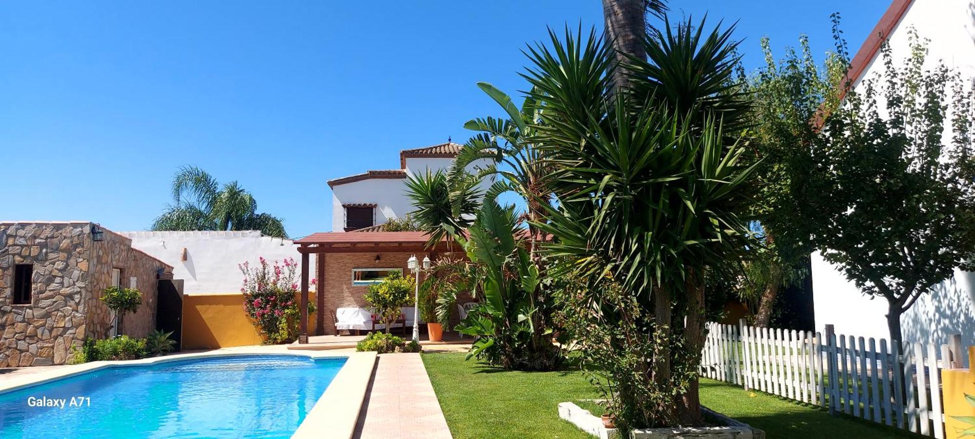 Chalet La Huerta Con Piscina Y Wifi コニル・デ・ラ・フロンテラ エクステリア 写真