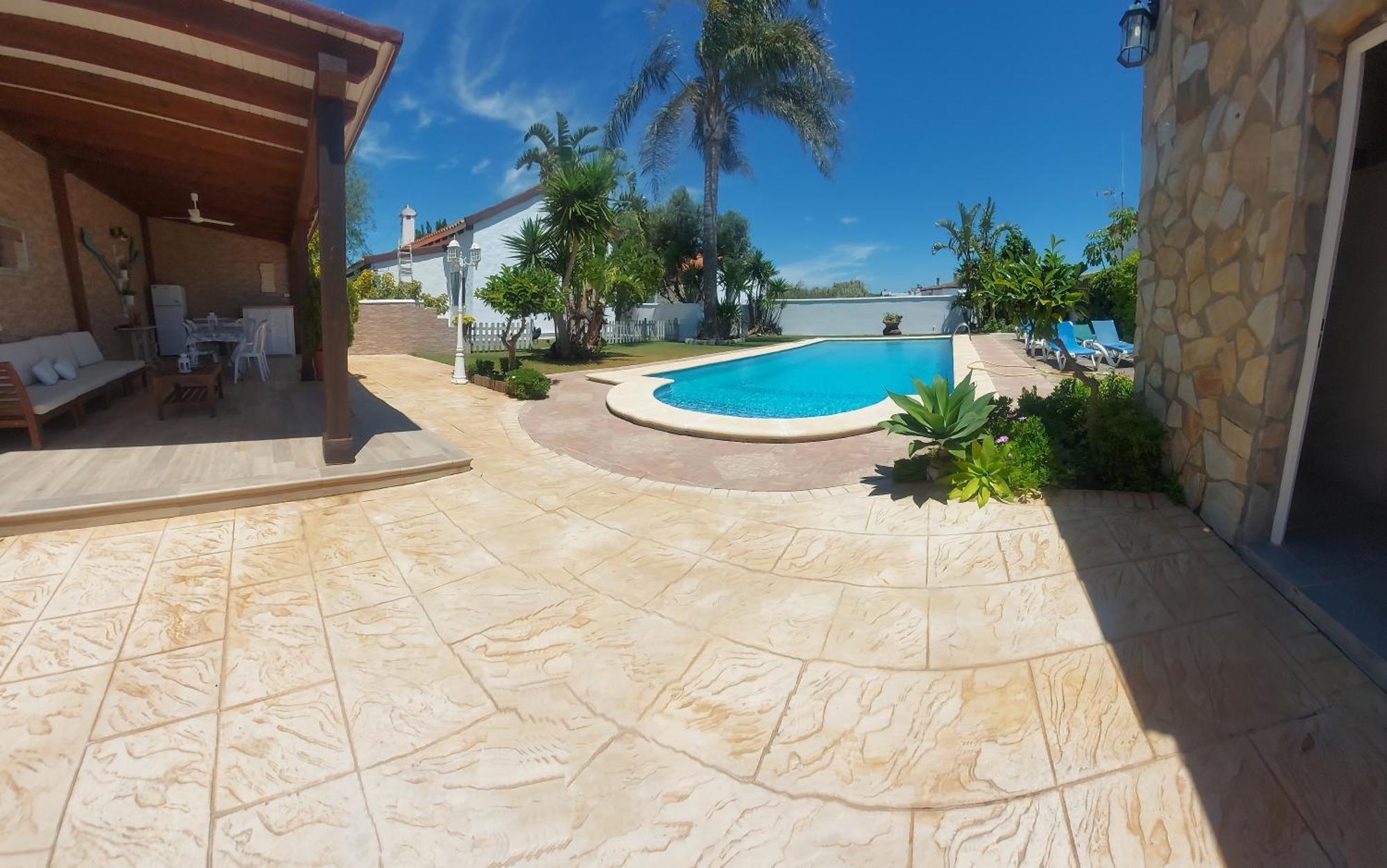 Chalet La Huerta Con Piscina Y Wifi コニル・デ・ラ・フロンテラ エクステリア 写真
