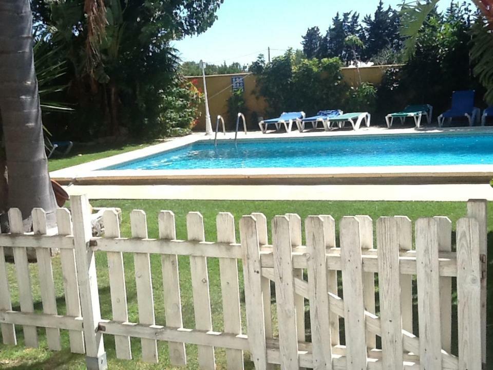 Chalet La Huerta Con Piscina Y Wifi コニル・デ・ラ・フロンテラ エクステリア 写真