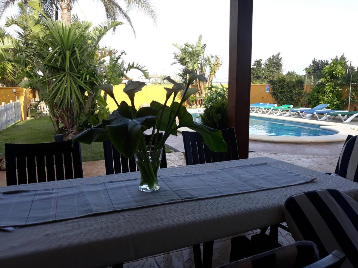 Chalet La Huerta Con Piscina Y Wifi コニル・デ・ラ・フロンテラ エクステリア 写真